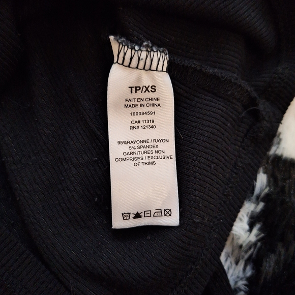 Crop Top - Black Ribbed Long Sleeve - XS - Picture 3 of 4